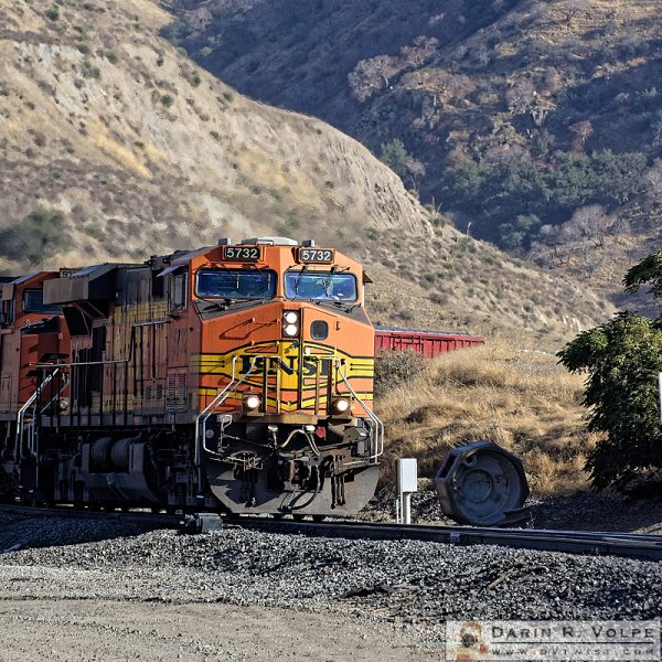 "The Slow Climb" [BNSF GE ES44AC in Bealville, California]